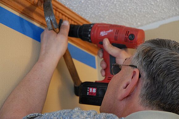 install crown molding