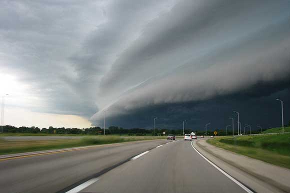 Tips For Driving Through a Hurricane or Storm