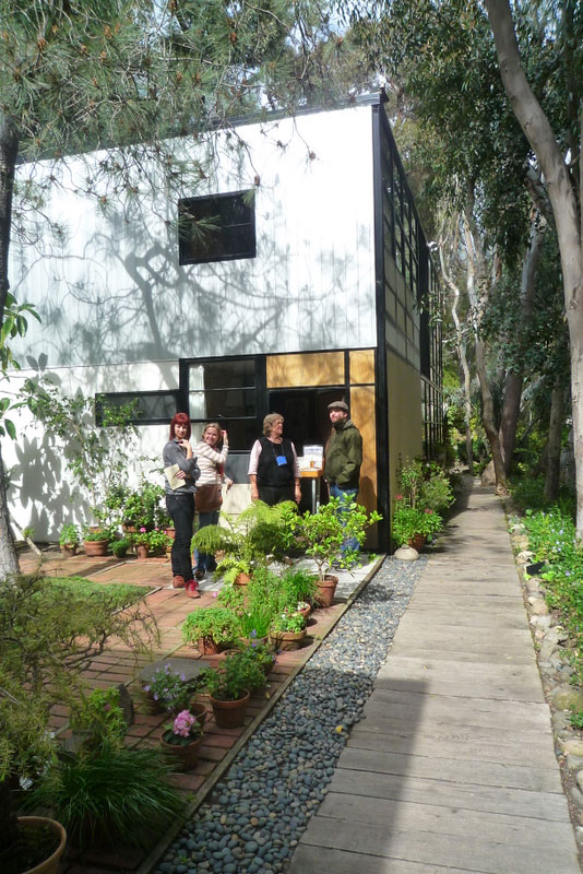 eames-house-courtyard.jpg