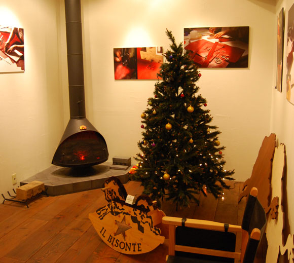 merry-christmas-fireplace-tree.jpg